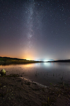 photography of the milky way in a lake in the Valencian community. long exposure photography