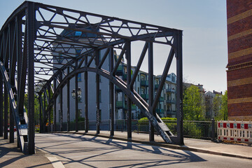 Könneritzbrücke über den Fluss Weiße Elster, technisches Denkmal, Brücke, Wasser, Fluss...