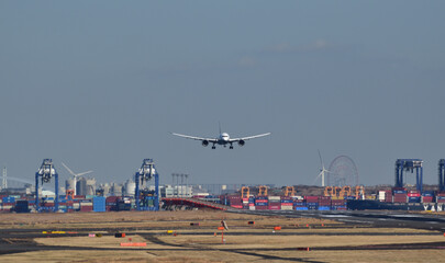 羽田空港B滑走路、着陸、羽田イノベーションシティから