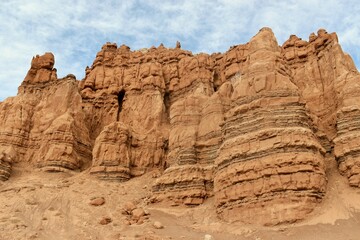 Fototapeta premium sunrise over a canyon formation