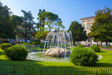 Fountain of the Alps on the Piazza Bra in Verona, Italy	
 - obrazy, fototapety, plakaty
