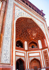 Obraz premium Architecture at The Taj Mahal is an ivory-white marble mausoleum on the south bank of the Yamuna river in the Indian city of Agra, Uttar Pradesh, Taj Mahal, Agra, Uttar Pradesh, India, sunny day view