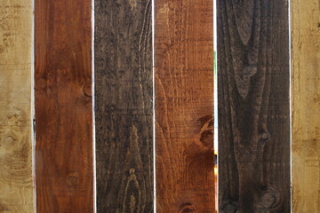 Panneau lame en bois naturel teinté, coloré, bardage bois