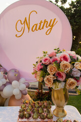 mesa de bolo festa de 15 anos rosa