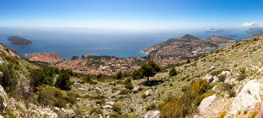 Fototapeta na wymiar Panoramic view of the old town Dubrovnik in Croatia.