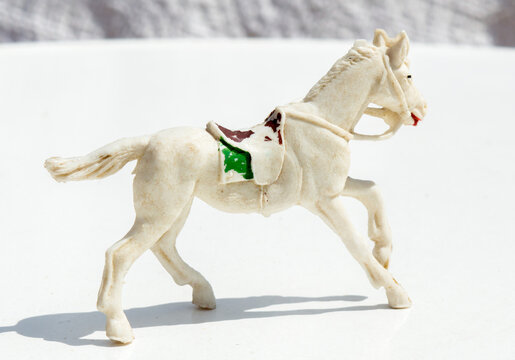 juguete vintage.
caballo de pl&aacute;stico usado