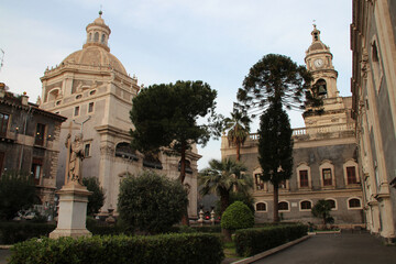 Obraz premium cathedral and baroque church (badìa di sant'agata) in catania in sicily (italy)