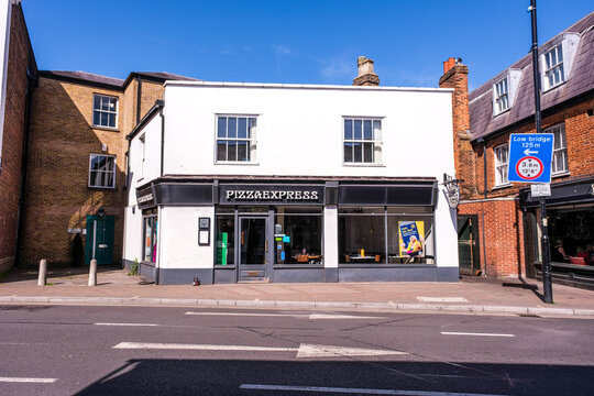 Pizza Express Italian Style High Street Restaurant