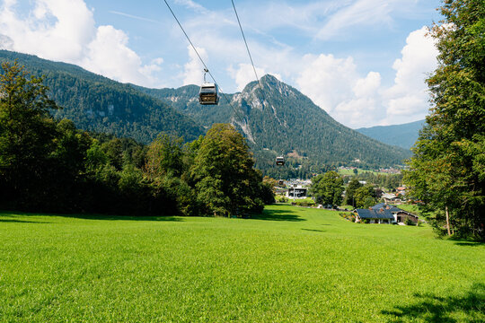 Jennerbahn - Berchtesgaden Jenner mit Gr&uuml;nstein im Hintergrund - Berchtesgadener Alpen