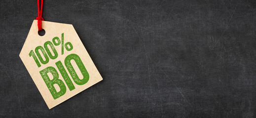 Tag on a blackboard - 100 percent Bio