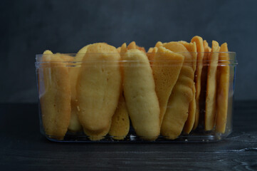 In Indonesia, cat's tongue is a popular pastry