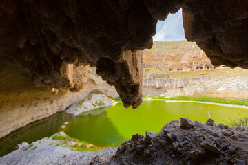 Çıralı Obruğu is in Akviran Plateau in the northwest of Yenikent Subdistrict in Karapınar...