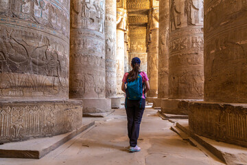 Tourist at Dendera temple in Luxor, Egypt - obrazy, fototapety, plakaty