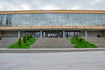 Obraz premium old glossy building with columns