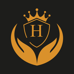 Letter H Queen Logo Design vector templet  crown logo Elegant monogram gold logo for Royalty,