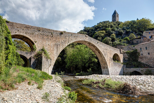 Village d'Olargues dans le d&eacute;partement de l'H&eacute;rault en r&eacute;gion Occitanie