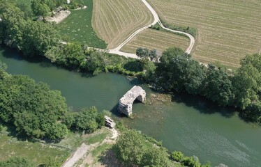 survol de la via domitia dans le Gard, sud de la France au bord du Vidourle