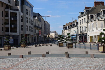 La place Voltaire, ville de Châteauroux, département de l'Indre, France