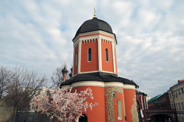 Fototapeta na wymiar Vysokopetrovsky Monastery in Moscow, famous landmark.
