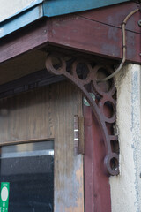 古い庇の金具
