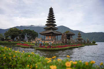 Fototapeta na wymiar Beratan lake and its temple (Pura Ulun Danu Beratan) which located in Bali, Indonesia