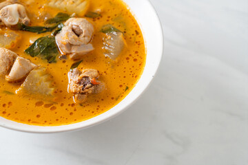 Chicken curry soup with roti