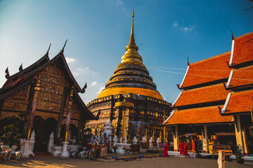 Wat Phra That Lampang Luang in Lampang in Lampang Province, Thailand. - obrazy, fototapety, plakaty