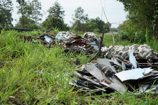 Roadside garbage from the population