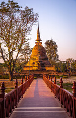 Fototapeta premium Wat Sra Sri or Wat Sa Si in Sukhothai historical park in Thailand