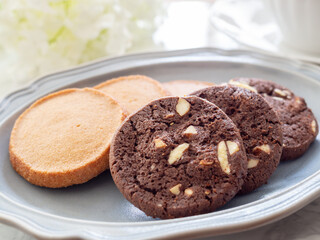 チョコナッツクッキーとバタークッキー