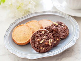 チョコナッツクッキーとバタークッキー