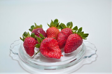 strawberries in a bowl,çilek, çilekler, kırmızı çilek, meyva, besin, yiyecek, organik çilek,
