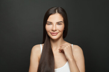 Naklejka premium Nice brunette model with long healthy hair.