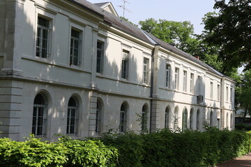 Fototapeta na wymiar Le palais de justice, vue de l'extérieur, ville de Châteauroux, département de l'Indre, France