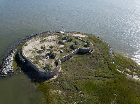 The ruins of Pinckney Castle, a civil war era fort in Charleston, Harbor, South Carolina