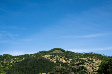京都・今出川通りからの初夏の大文字山
