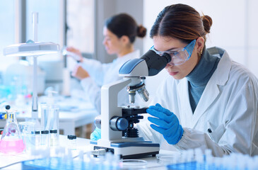 Researchers working in the clinical laboratory - obrazy, fototapety, plakaty