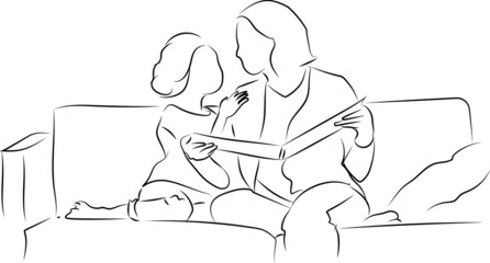 mère et fille sur un canapé entrain de lire une histoire