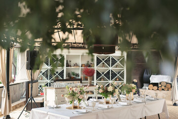 Luxurious setting of the wedding banquet table.