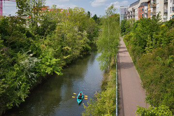 Boot, Paddeln auf dem Karl Heine Kanal, Fluss, Wasser, Leipzig, Deutschland