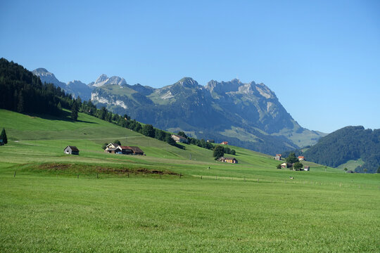 Appenzeller Land mit Saentis