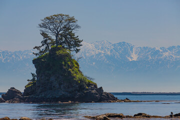 
富山湾で海越しに見える立山連峰
