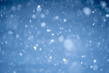 雪が降っているイメージ