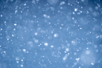 雪が降っているイメージ