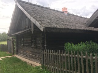 Fototapeta na wymiar wooden house old log