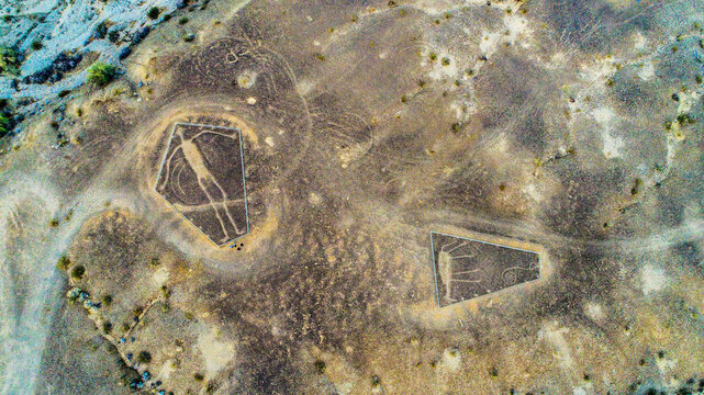 BLYTHE INTAGLIOS CARVED INTO CALIFORNIA DESERT