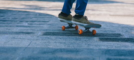 Skateboarder skateboarding outdoors in city © lzf
