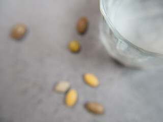 コップの淵とサプリメント