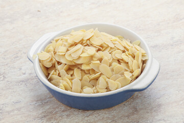 Almond nut slices for culinary