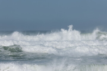 Obraz premium Vagues sur la côte Basques 